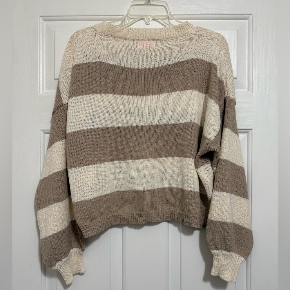 Pink Lily Beige and Cream Striped Sweater NWOT - Picture 2 of 2